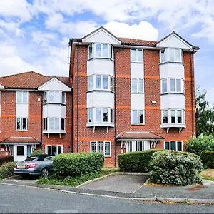 Spacious 2 Bedroom , London United Kingdom